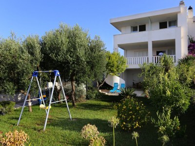 Apartment Two bedroom apartment with terrace and sea view Zečevo Rtić, Rogoznica A-10333-b - Outdoor photo 2
