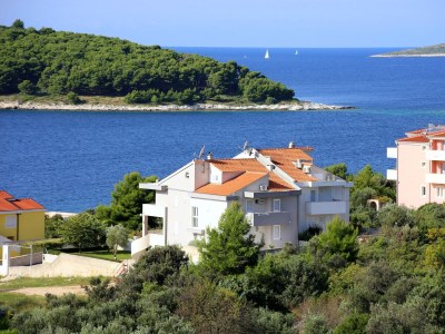 Apartment Two bedroom apartment with terrace and sea view Zečevo Rtić, Rogoznica A-10333-b - Outdoor photo 3