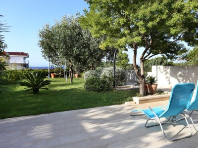 Apartment Two bedroom apartment with terrace and sea view Zečevo Rtić, Rogoznica A-10333-b - Outdoor photo 9