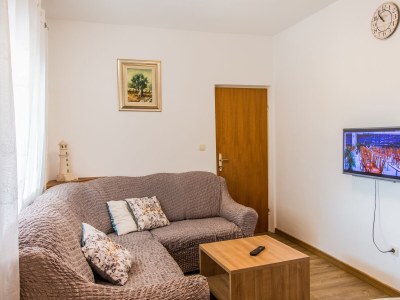 Apartment Comfortable and spacious apartment with terrace Trpanj, Pelješac A-11545-a - Outdoor photo 7