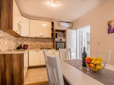 Apartment Comfortable and spacious apartment with terrace Trpanj, Pelješac A-11545-a - Outdoor photo 9