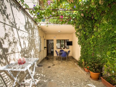 Apartment Two bedroom apartment with terrace Trpanj, Pelješac A-11545-b in Trpanj - Apartment