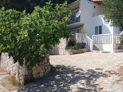 Apartment Two bedroom apartment with terrace Ivan Dolac, Hvar A-16340-a - Outdoor photo 3