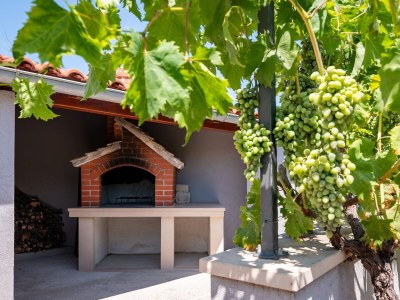 Apartment Three bedroom apartment with terrace Postira, Brač A-14822-a - Outdoor photo 6