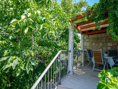 Apartment Three bedroom apartment with terrace Postira, Brač A-14822-a - Outdoor photo 9