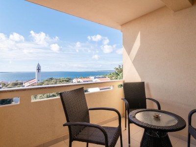 Apartment One bedroom apartment with terrace and sea view Mandre, Pag A-18748-g in Kolan - Apartment
