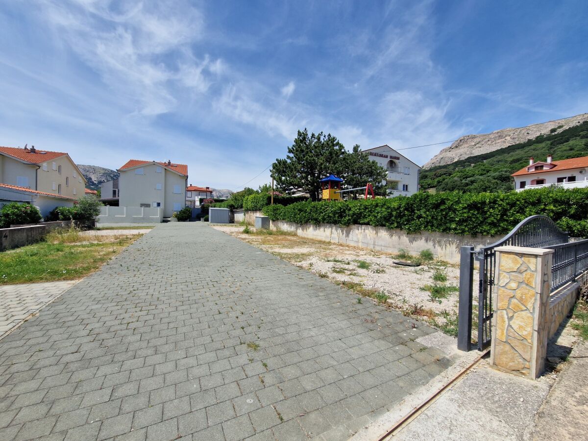 Apartment Two bedroom apartment with balcony Baška, Krk A-19206-a - Outdoor photo 3