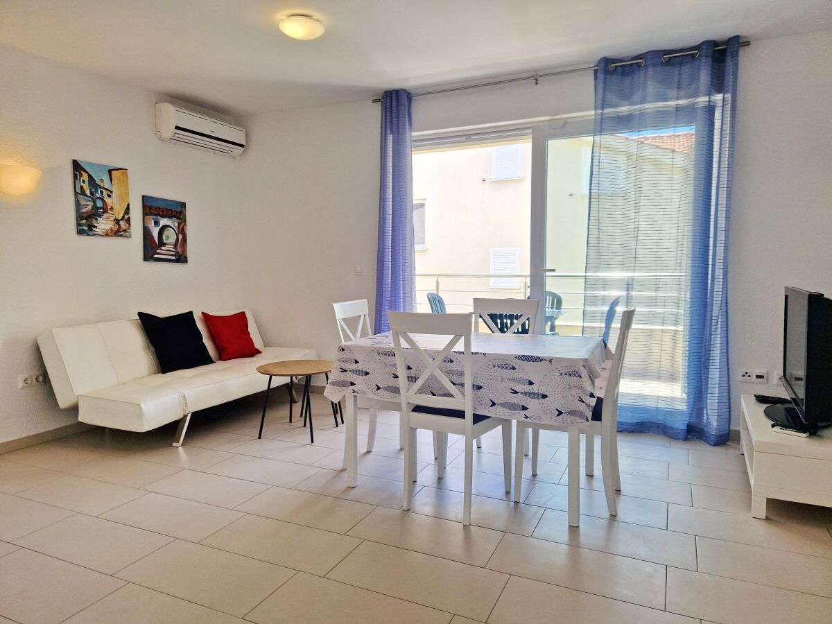 Apartment Two bedroom apartment with balcony Baška, Krk A-19206-a - Outdoor photo 5