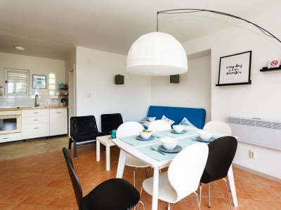 Apartment Two bedroom apartment with balcony and sea view Vantačići, Krk A-19279-a - Outdoor photo 9