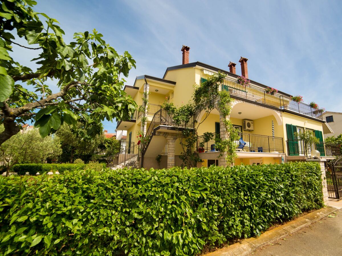 Apartment Two bedroom apartment with terrace Poreč A-19657-b - Outdoor photo 2