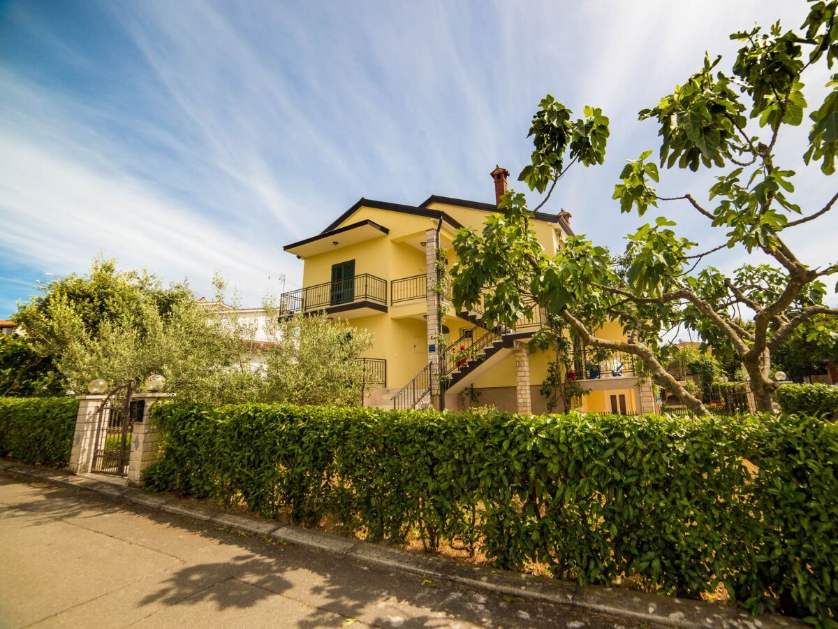 Apartment Two bedroom apartment with terrace Poreč A-19657-b - Outdoor photo 3