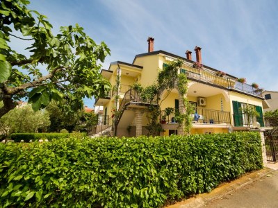 Apartment Two bedroom apartment with terrace Poreč A-19657-b - Outdoor photo 2