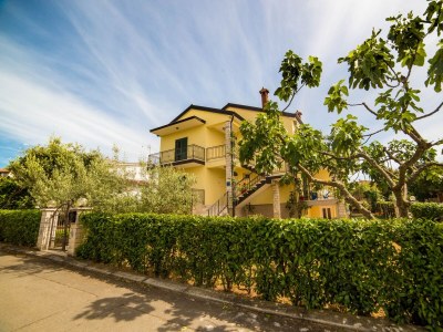 Apartment Two bedroom apartment with terrace Poreč A-19657-b - Outdoor photo 3