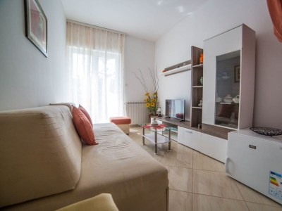 Apartment Two bedroom apartment with terrace Poreč A-19657-b - Outdoor photo 12