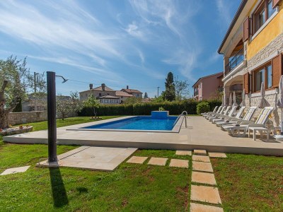 Holiday house Comfortable and spacious house with terrace Buići, Poreč K-19720 - Outdoor photo 7