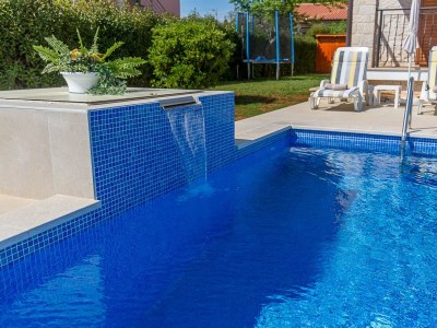 Holiday house Comfortable and spacious house with terrace Buići, Poreč K-19720 - Outdoor photo 8