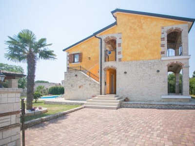 Holiday house Comfortable and spacious house with terrace Buići, Poreč K-19720 - Outdoor photo 18