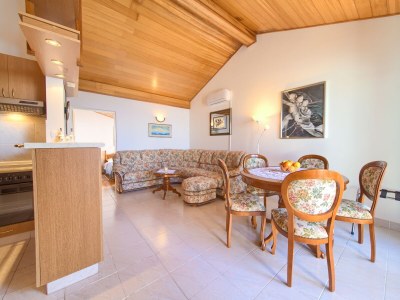 Apartment Two bedroom apartment with terrace and sea view Njivice, Krk A-20543-a - Outdoor photo 5