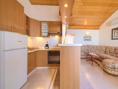 Apartment Two bedroom apartment with terrace and sea view Njivice, Krk A-20543-a - Outdoor photo 7