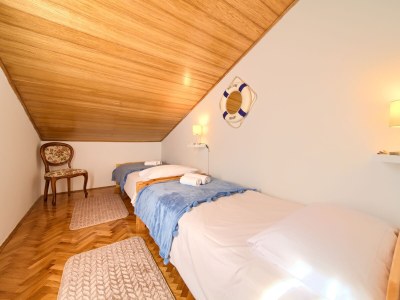 Apartment Two bedroom apartment with terrace and sea view Njivice, Krk A-20543-a - Outdoor photo 12