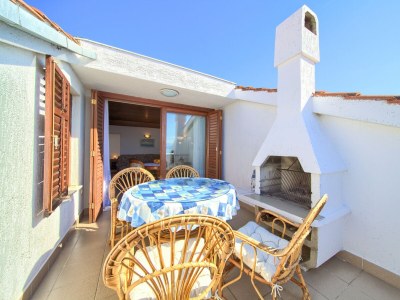 Apartment Two bedroom apartment with terrace and sea view Njivice, Krk A-20543-a - Outdoor photo 17