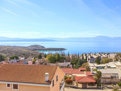 Apartment Two bedroom apartment with terrace and sea view Njivice, Krk A-20543-a - Outdoor photo 19