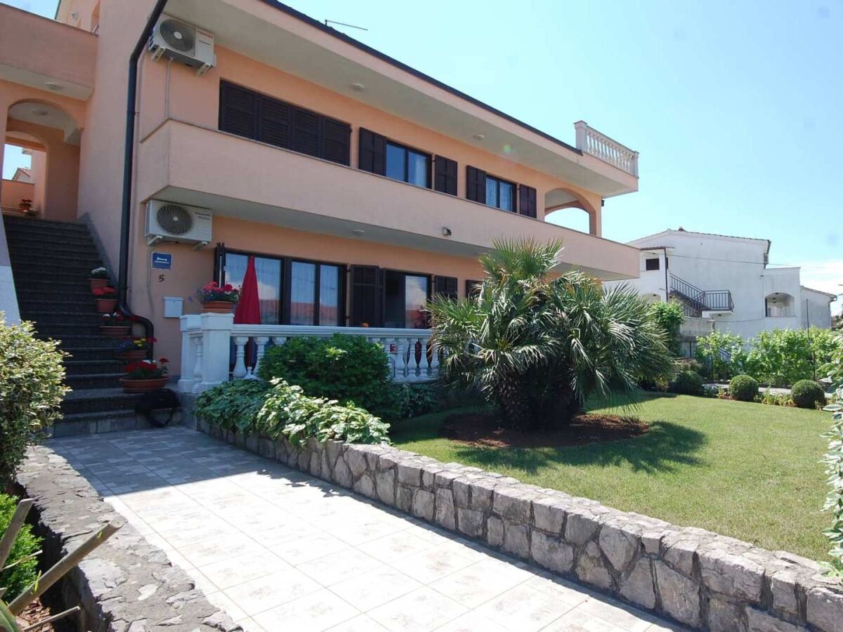 Apartment Two bedroom apartment with terrace Njivice, Krk A-21860-a - Outdoor photo 3