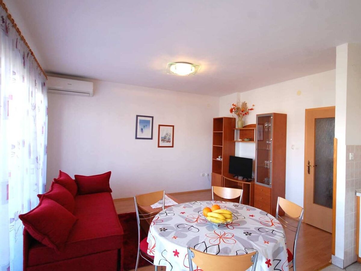 Apartment Two bedroom apartment with terrace Njivice, Krk A-21860-a - Outdoor photo 5