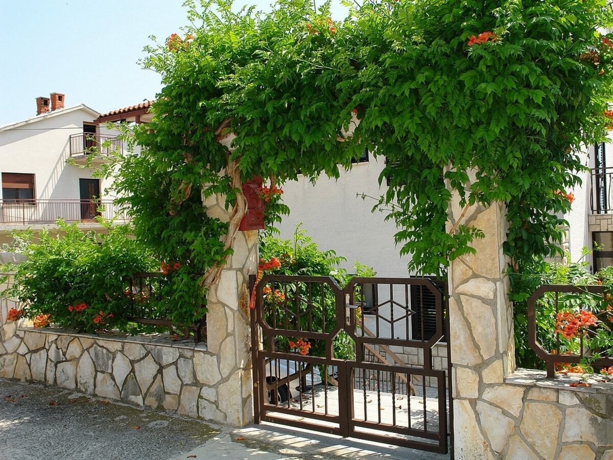 Apartment Three bedroom apartment with balcony and sea view Novi Vinodolski A-22846-a - Outdoor photo 5