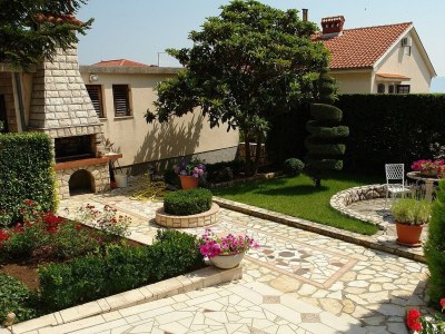 Apartment Three bedroom apartment with balcony and sea view Novi Vinodolski A-22846-a - Outdoor photo 4