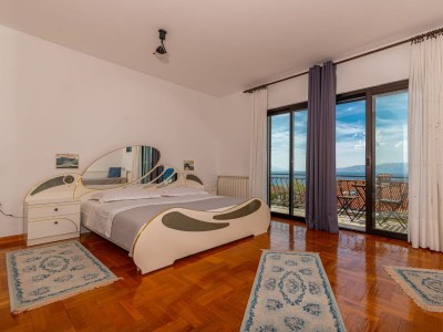 Apartment Three bedroom apartment with balcony and sea view Novi Vinodolski A-22846-a - Outdoor photo 10