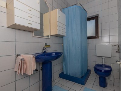 Apartment Three bedroom apartment with balcony and sea view Novi Vinodolski A-22846-a - Outdoor photo 15