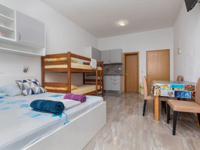 Apartment Studio flat with balcony and sea view Krvavica, Makarska AS-23540-d - Outdoor photo 16