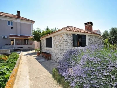 Apartment One bedroom apartment near beach Poljana, Ugljan A-24970-a - Outdoor photo 6