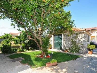 Apartment One bedroom apartment near beach Poljana, Ugljan A-24970-a - Outdoor photo 7