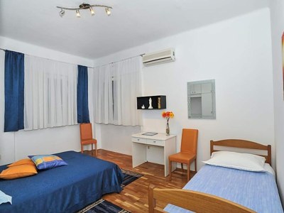 Apartment One bedroom apartment near beach Poljana, Ugljan A-24970-a - Outdoor photo 17
