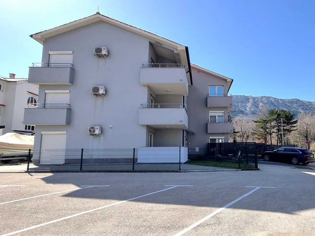 Apartment Two bedroom apartment with terrace Baška, Krk A-25018-a - Outdoor photo 4