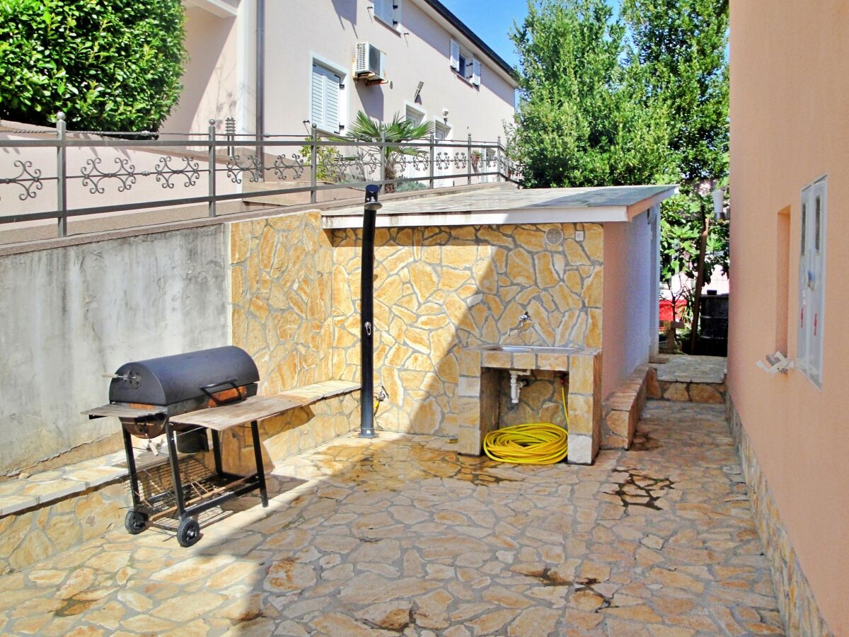 Apartment Two bedroom apartment with terrace and sea view Čižići, Krk A-25023-a - Outdoor photo 4