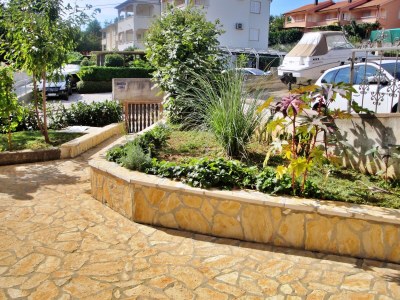 Apartment Two bedroom apartment with terrace and sea view Čižići, Krk A-25023-a - Outdoor photo 6