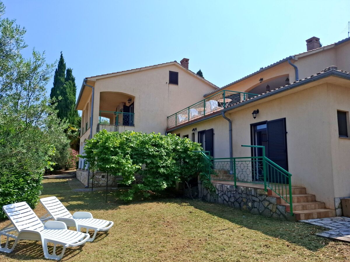 Apartment Two bedroom apartment with terrace Malinska, Krk A-25025-a