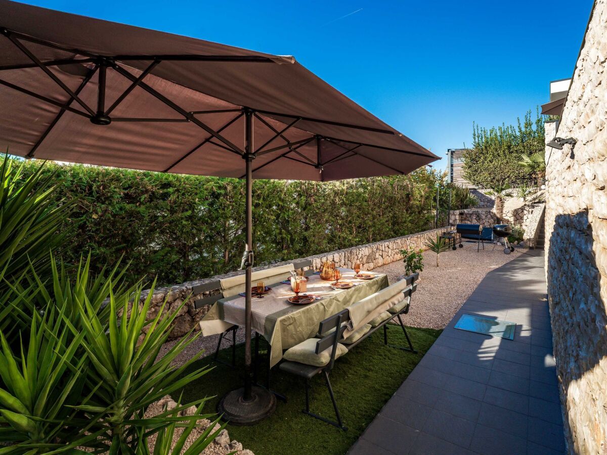 Apartment Three bedroom apartment with terrace and sea view Njivice, Krk A-25033-a - Outdoor photo 5