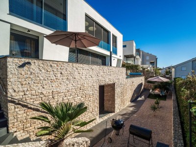 Apartment Three bedroom apartment with terrace and sea view Njivice, Krk A-25033-a - Outdoor photo 4