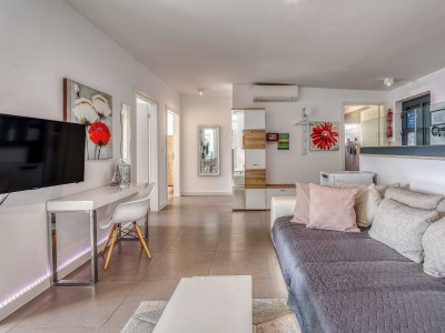 Apartment Three bedroom apartment with terrace and sea view Njivice, Krk A-25033-a - Outdoor photo 9