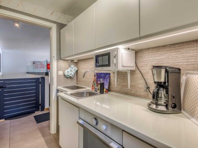 Apartment Three bedroom apartment with terrace and sea view Njivice, Krk A-25033-a - Outdoor photo 13