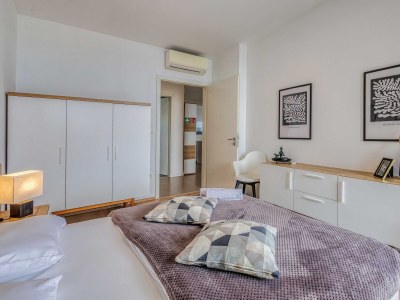 Apartment Three bedroom apartment with terrace and sea view Njivice, Krk A-25033-a - Outdoor photo 15