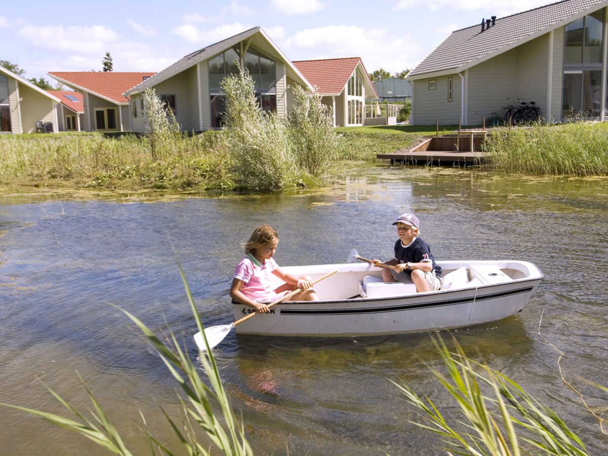 Holiday house In Kortgene by the water - Outdoor photo 3