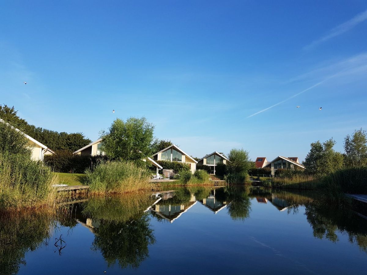 Holiday house In Kortgene by the water - Outdoor photo 4