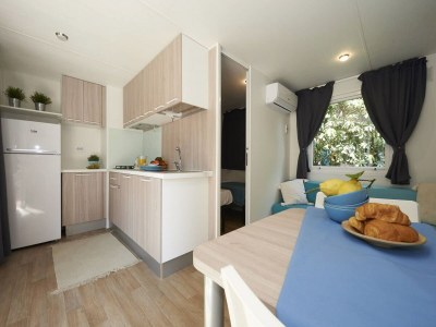 Holiday park Chalet w/ Terrace & Pool - Features photo 10