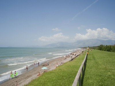 Holiday park Chalet in Baia Domizia mit Privatstrand - Environment photo 10