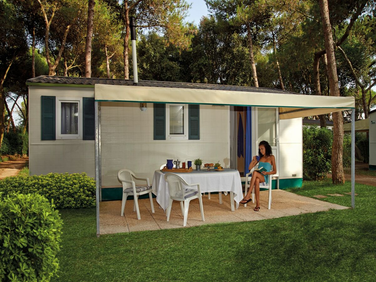 Holiday park Sunny Chalet in Baia Domizia - Outdoor photo 3